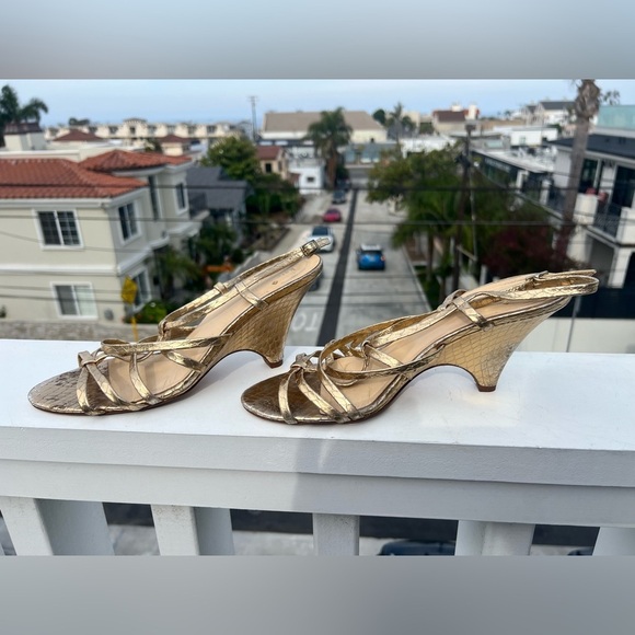 Kate Spade gold strappy wedge sandals snakeskin pattern sz 9.5B party preppy - Picture 2 of 11